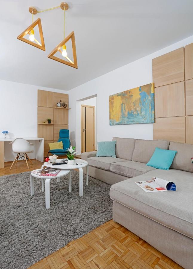 Lovely 2 Bedroom Apartment Near Old Town ブカレスト エクステリア 写真